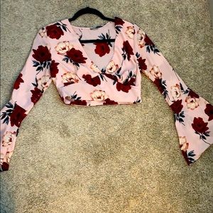 Cropped top London sleeve deep V-neck